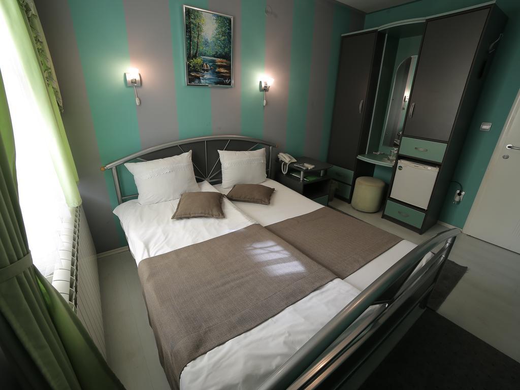 Hotel Zeneva Kragujevac Pokój zdjęcie